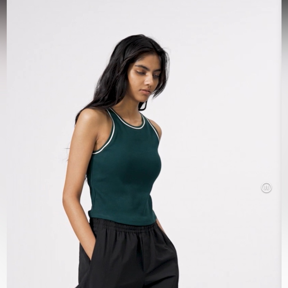 Uniqlo Ribbed Crop Bra Top